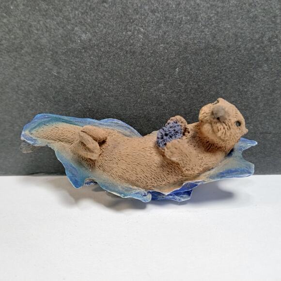 Whimsical River Otter Floating on Water, 3" Mini Figurine 1988 Living Stone Inc - Picture 1 of 7